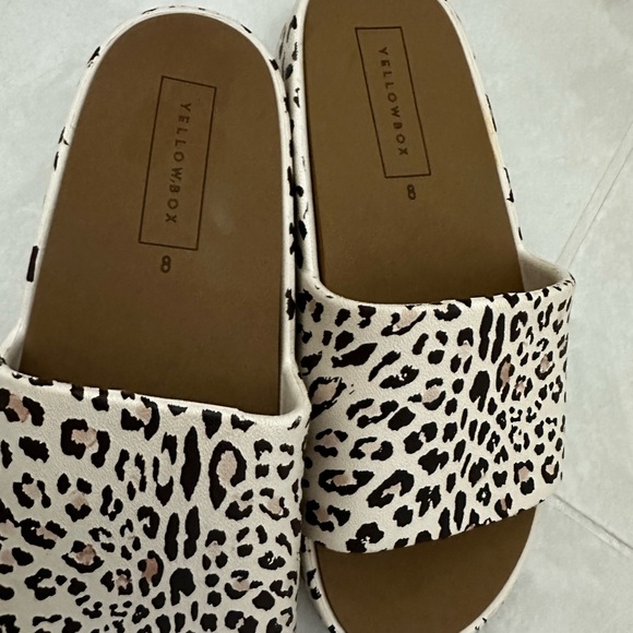 Yellow Box Women's Leopard Print Slide Sandals size 8 - Picture 2 of 5
